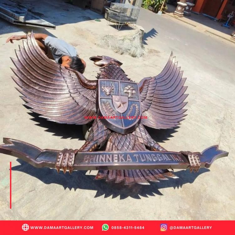 Logo Garuda Tembaga Kuningan | Dama Art Gallery | Kerajinan Tembaga, Kuningan & Alumunium Terbaik. Logo Garuda Tembaga Kuningan - Simbol Kebanggaan Bangsa Indonesia

Lambang Garuda merupakan salah satu simbol kebanggaan bangsa Indonesia. Lambang ini telah digunakan sejak