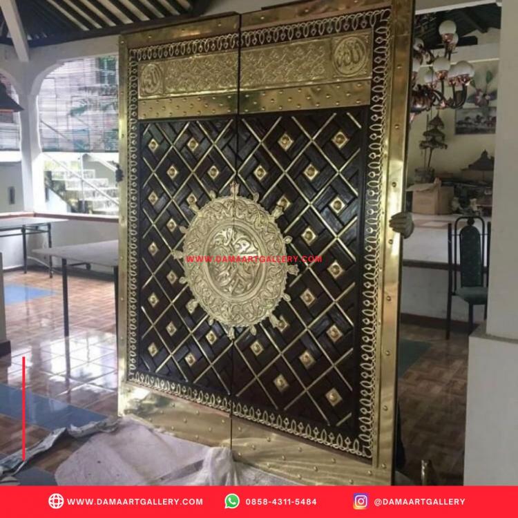 Pintu Masjid Nabawi | Dama Art Gallery | Kerajinan Tembaga, Kuningan & Alumunium Terbaik. REPLIKA PINTU MASJID NABAWI - JUAL PINTU MASJID NABAWI - PINTU MASJID NABAWI KUNINGAN - JUAL PINTU MASJID NABAWI MURAH

Masjid Nabawi merupakan masjid yg dibangun ketiga